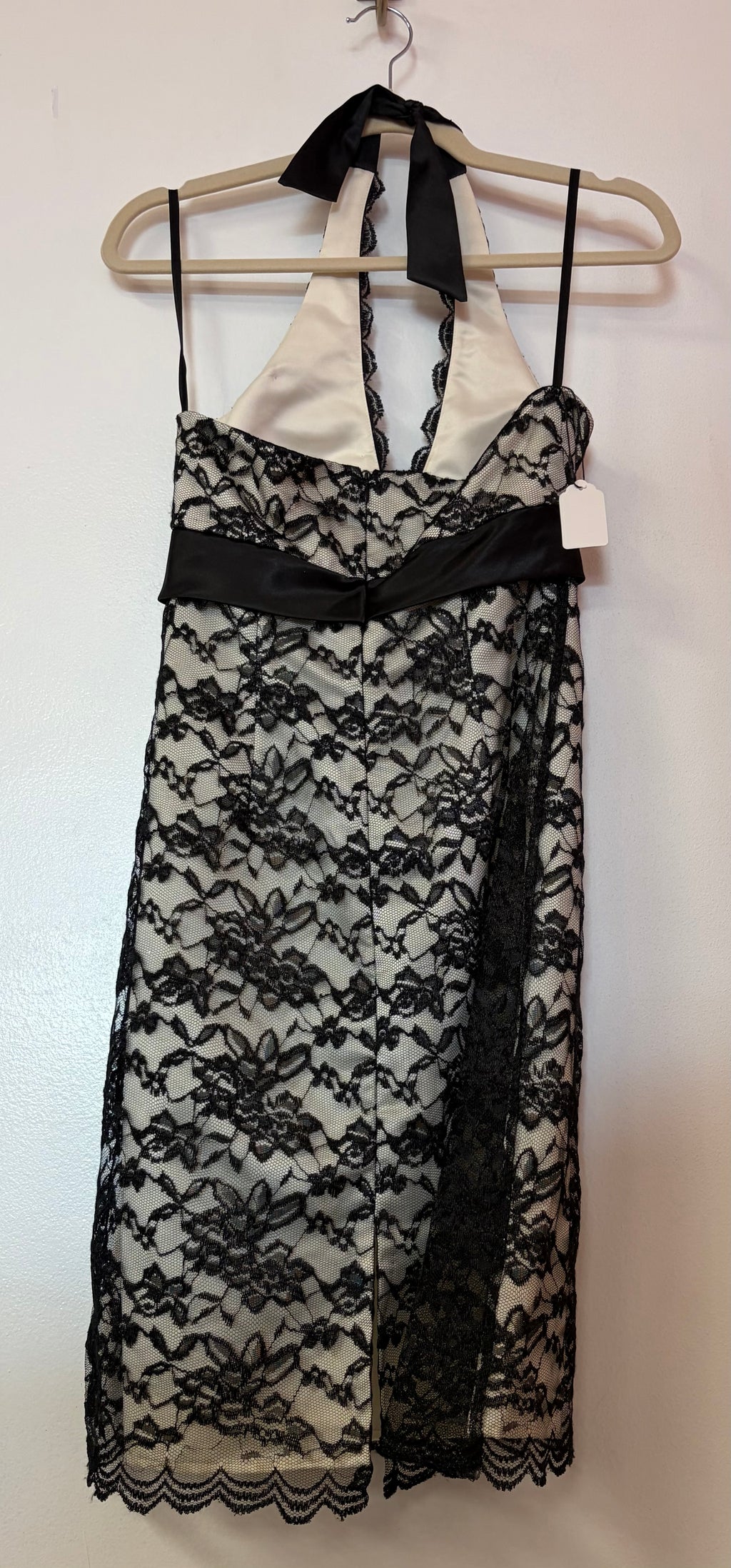Black Lace Halter Cocktail Dress with Satin Waist Bow and Scalloped Hem
