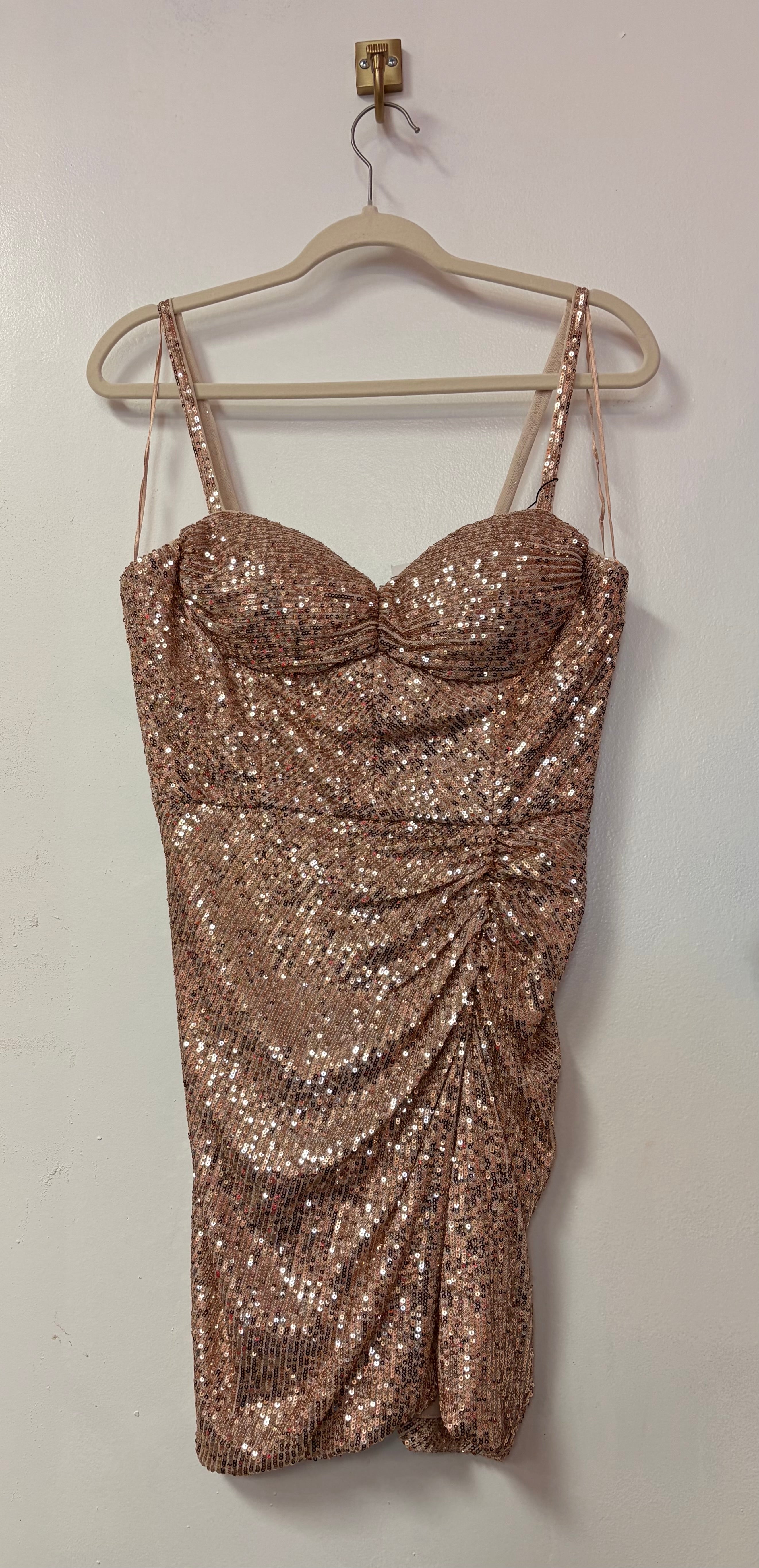 Morgan & Co. Rose Gold Sequin Homecoming Dress with Sweetheart Neckline and Ruched Skirt