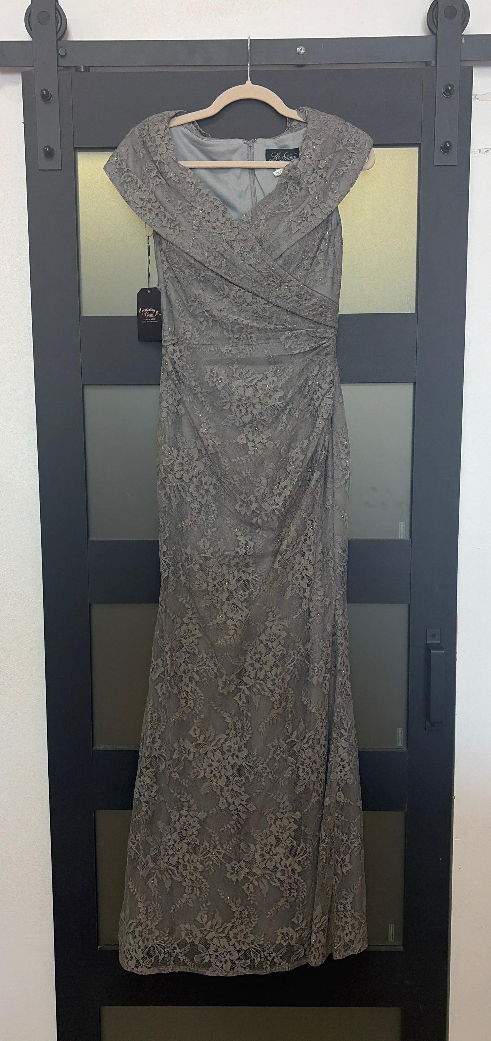 La Femme 27982 short sleeve gown