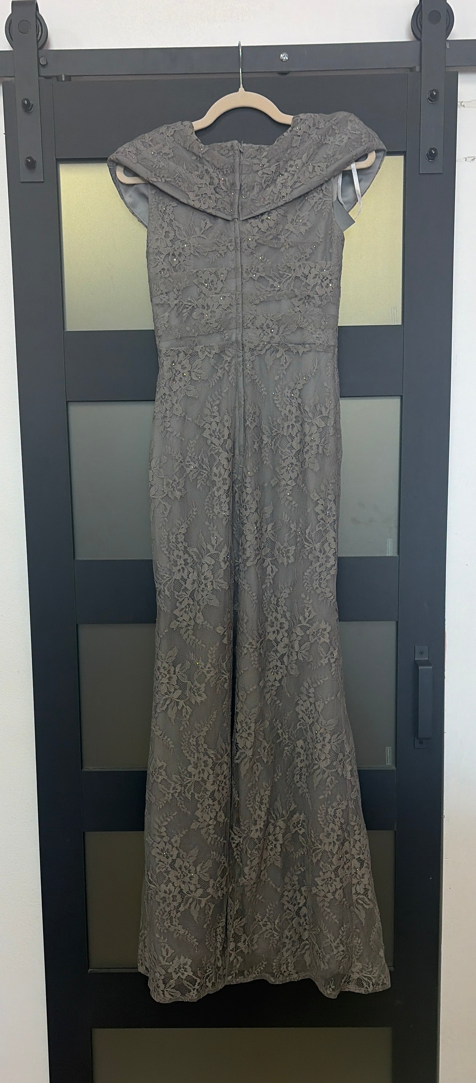 La Femme 27982 short sleeve gown