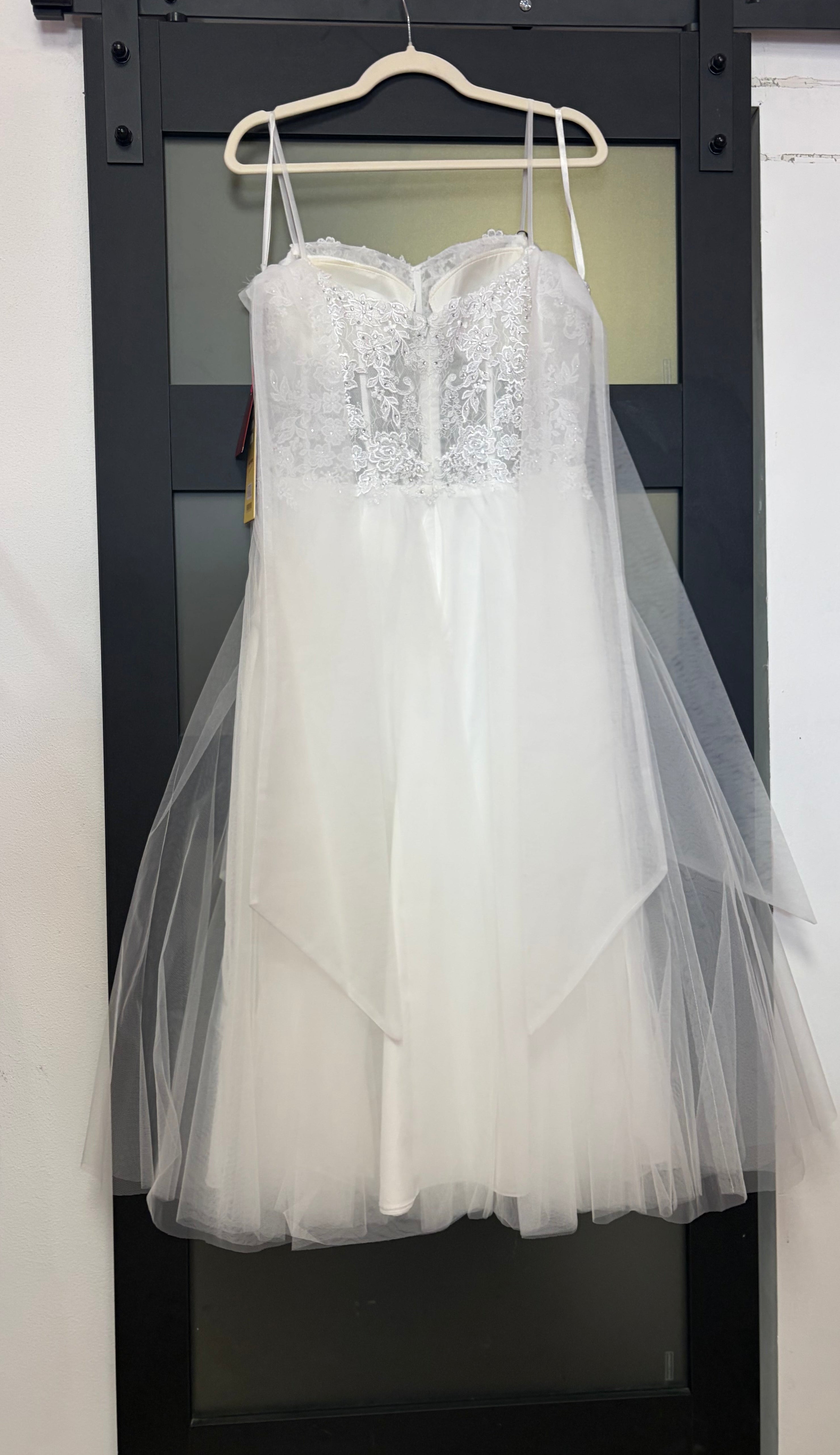 Fairytale-Inspired Bridal Dress with Soft Tulle Sleeves