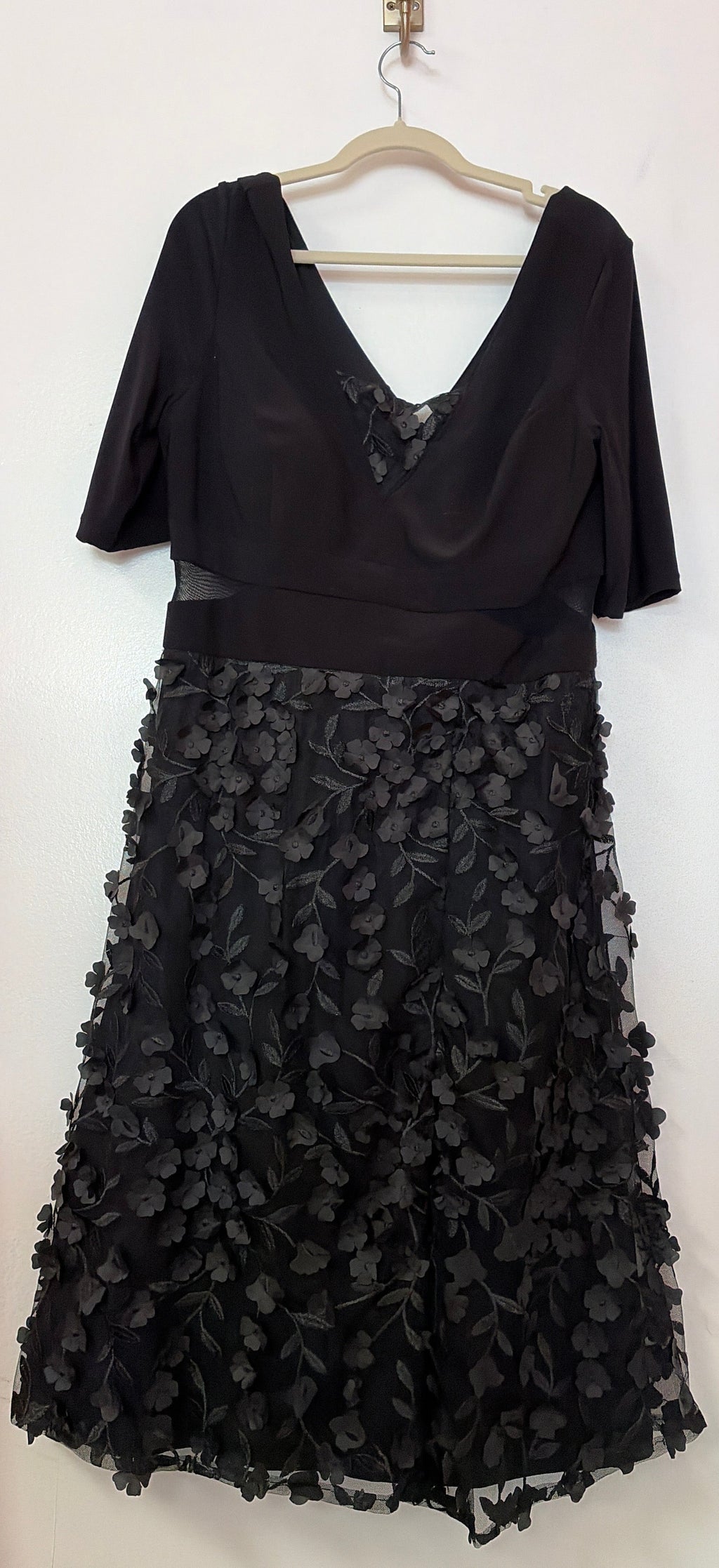 Xscape Black Floral Mesh Tea-Length Dress