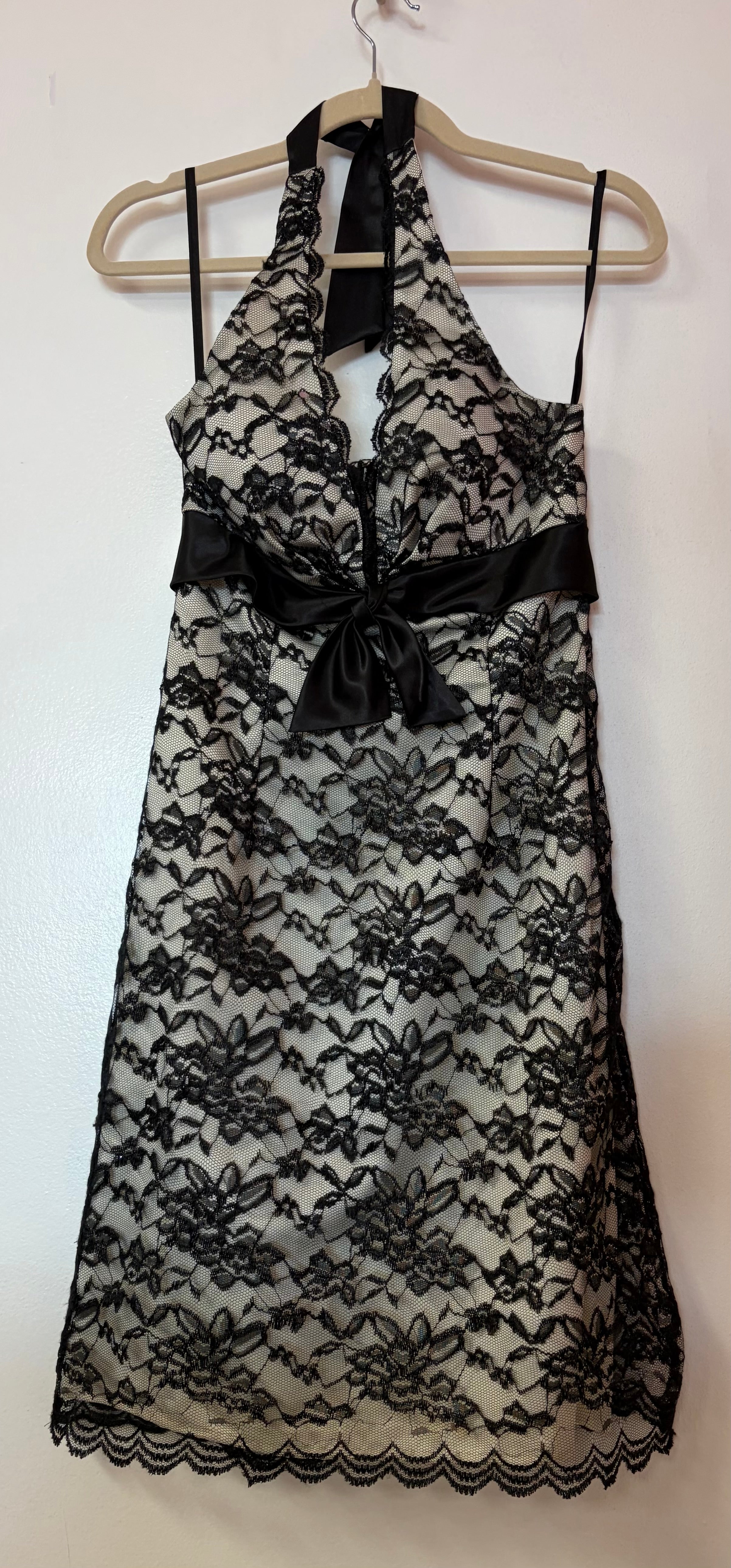 Black Lace Halter Cocktail Dress with Satin Waist Bow and Scalloped Hem