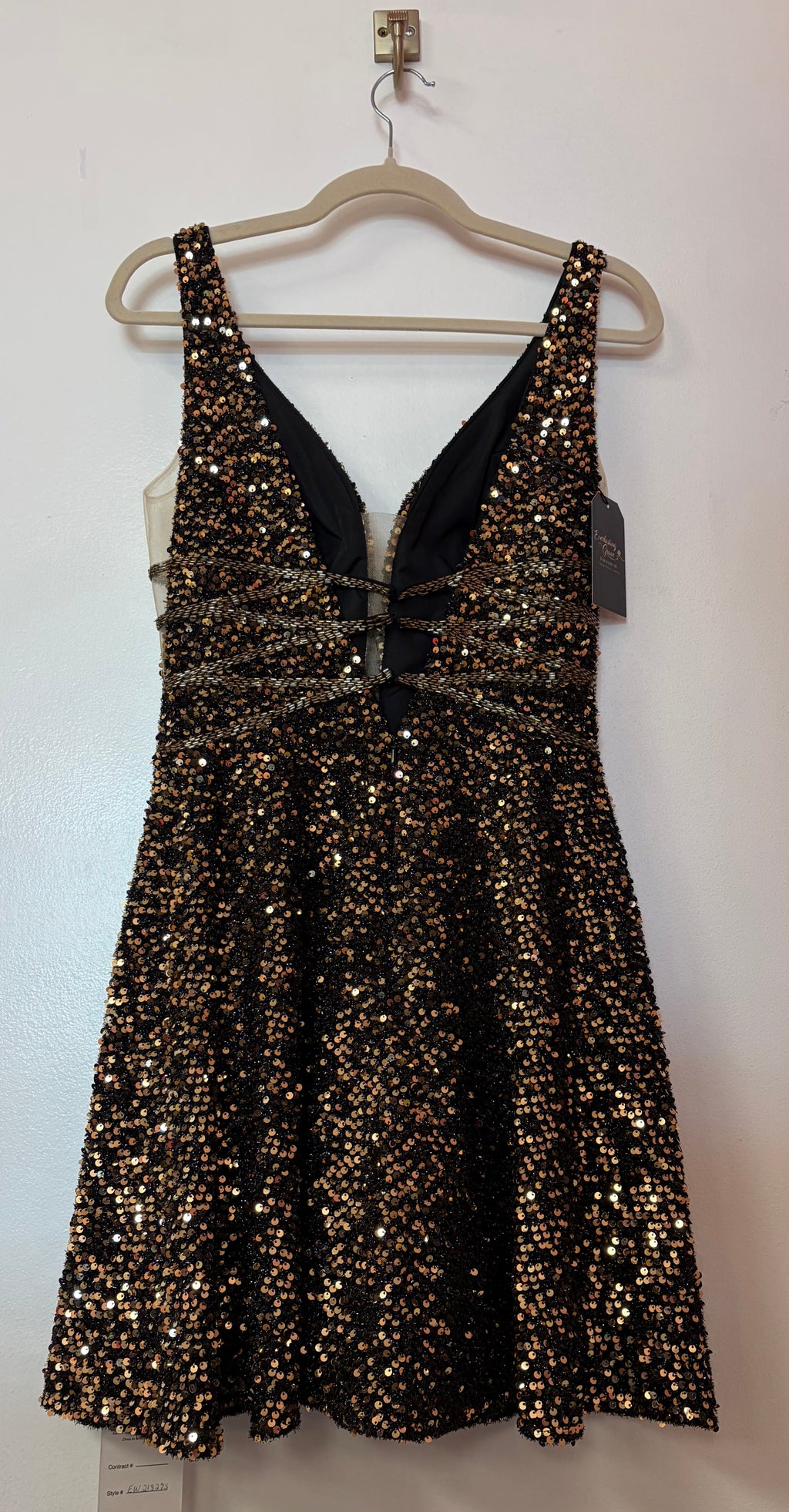 Ellie Wilde EW218275 Black Gold Sequin V‑Neck Homecoming Dress