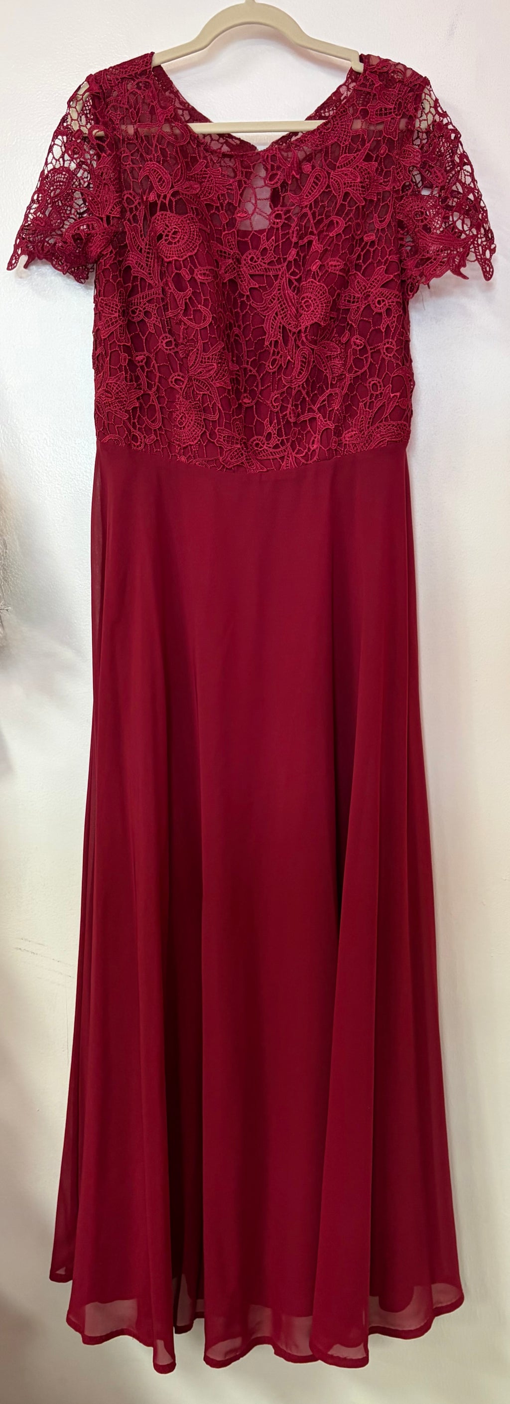 JJ’s House Burgundy Lace Chiffon A-Line Formal Gown