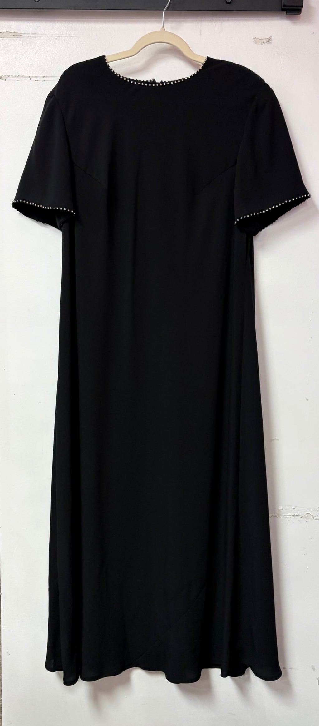 Adrianna Papell Black Embellished Short Sleeve Gown