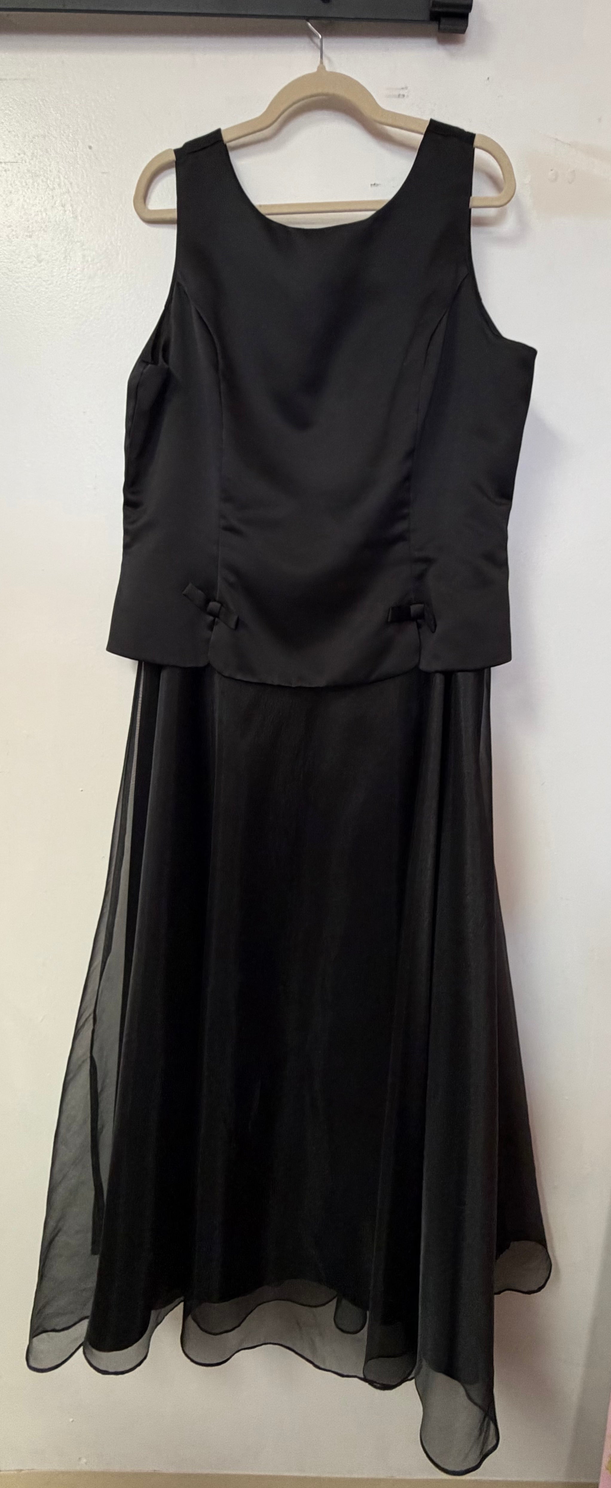 Dave & Johnny Black Sleeveless Chiffon Formal Dress