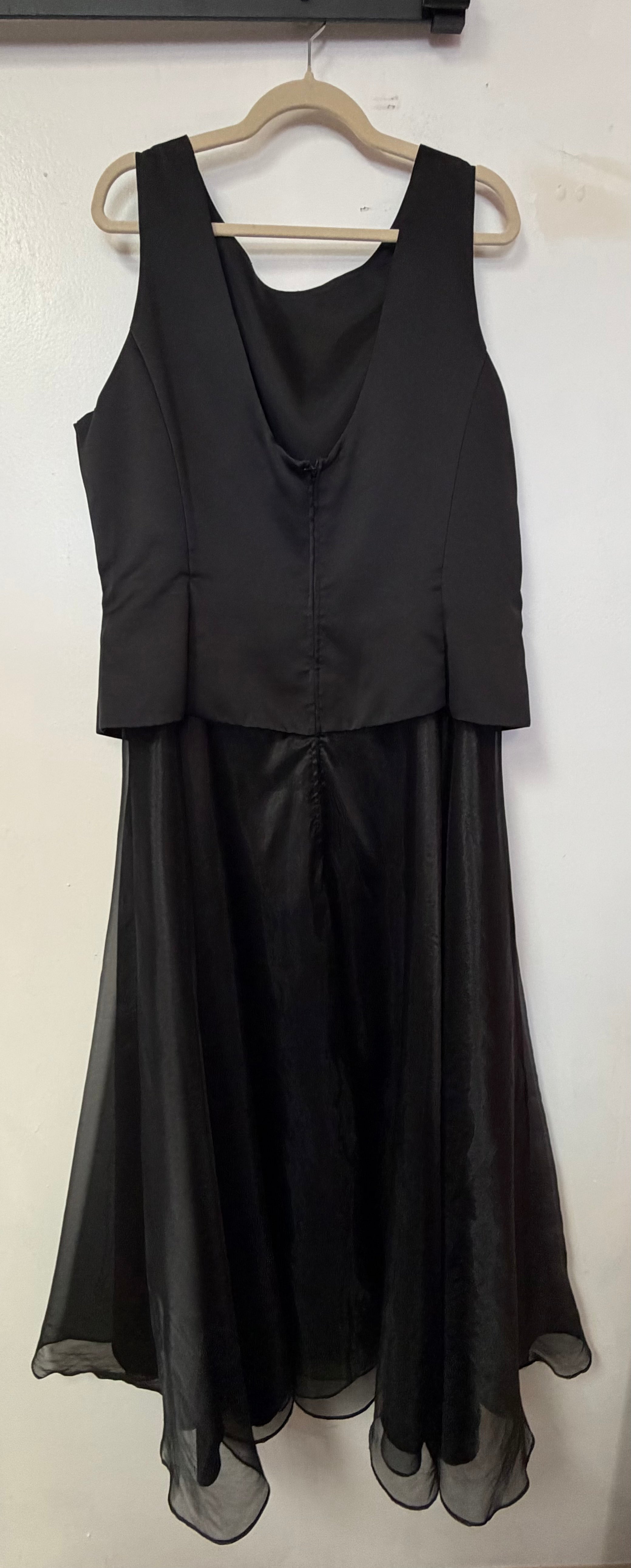 Dave & Johnny Black Sleeveless Chiffon Formal Dress